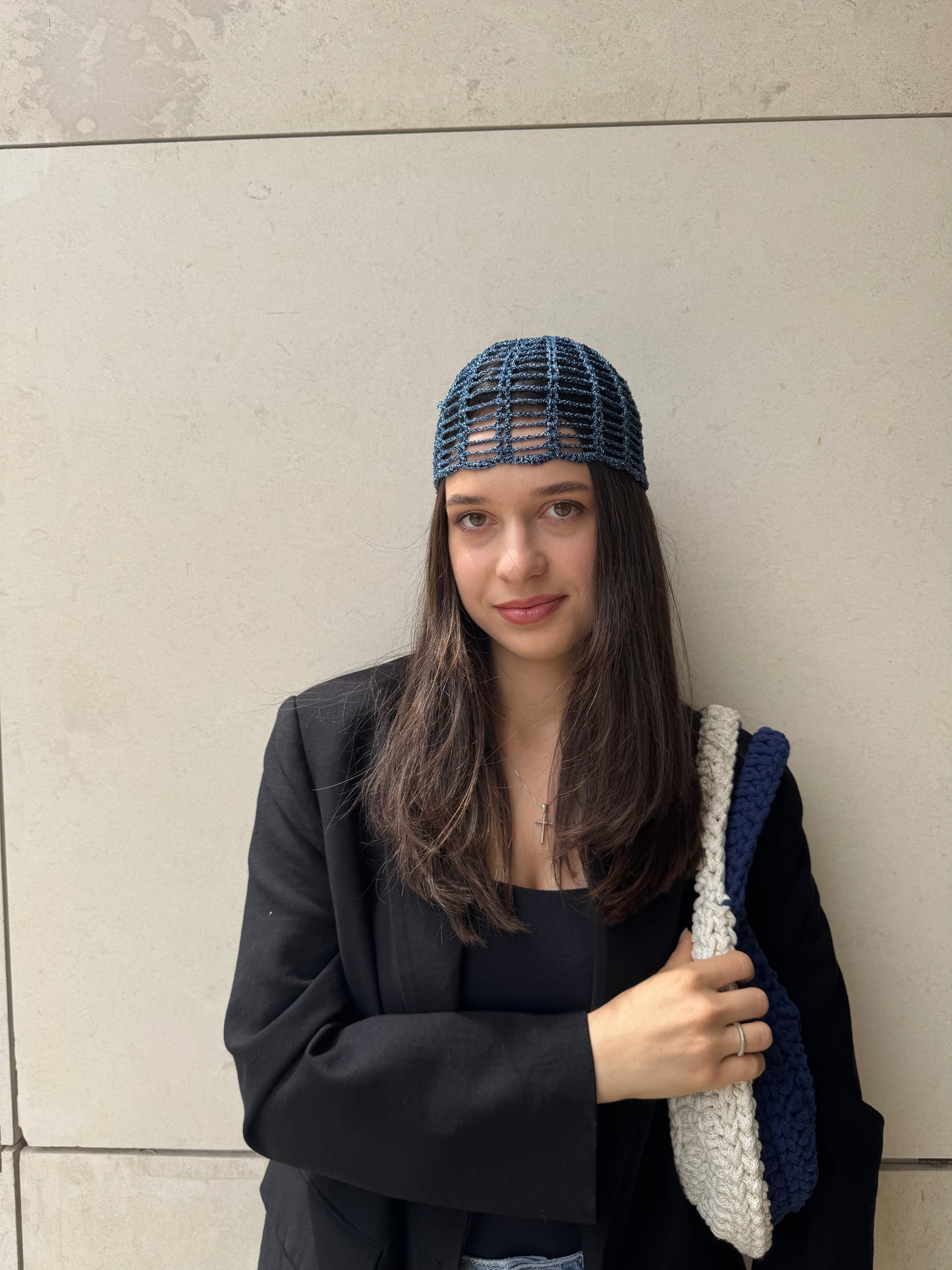 INDIGO – Căciulă croșetată bleumarin cu sclipici
